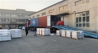Carregueu i envieu la mercaderia en contenidors